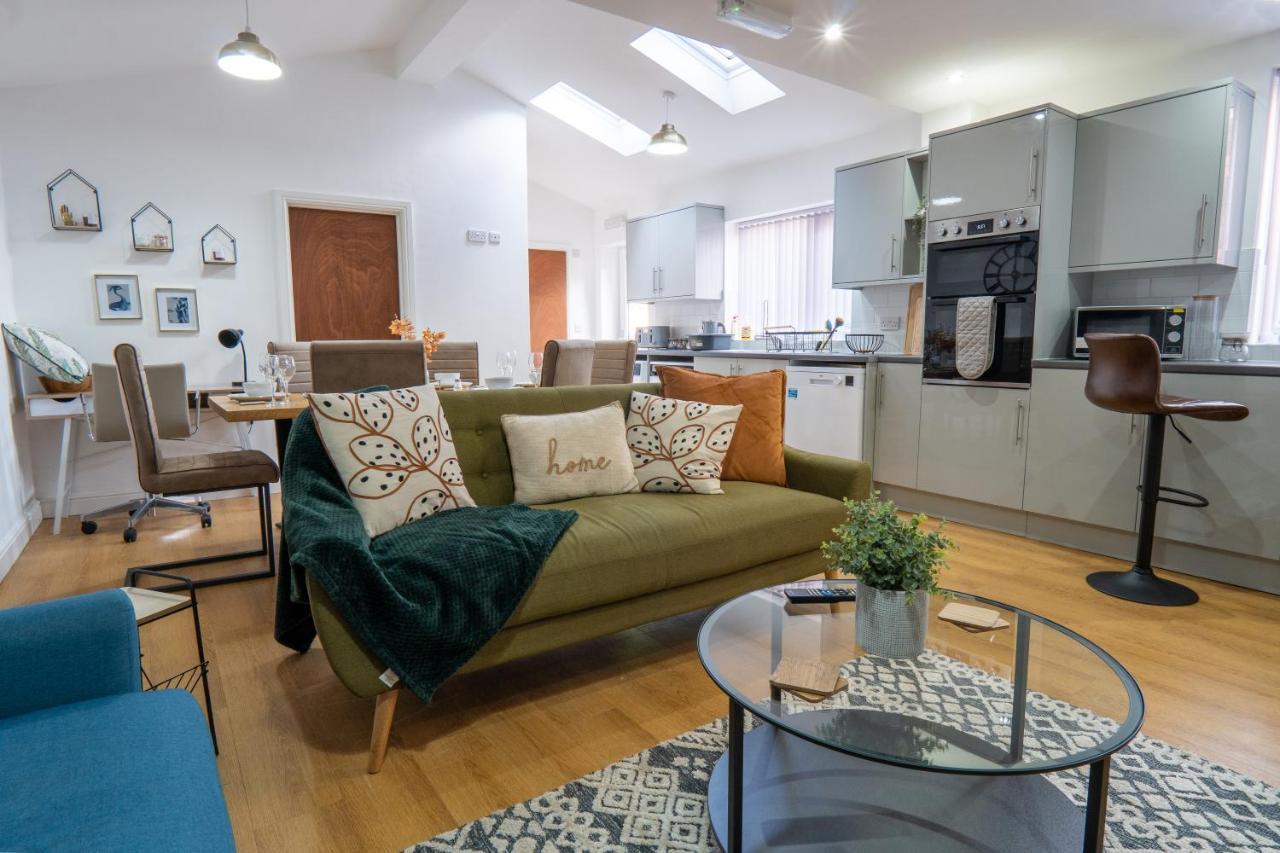 Heartland House, 7 Spacious Bedrooms Sleeps 4 Plus, Near Nec, Jlr,Bhx Birmingham Esterno foto