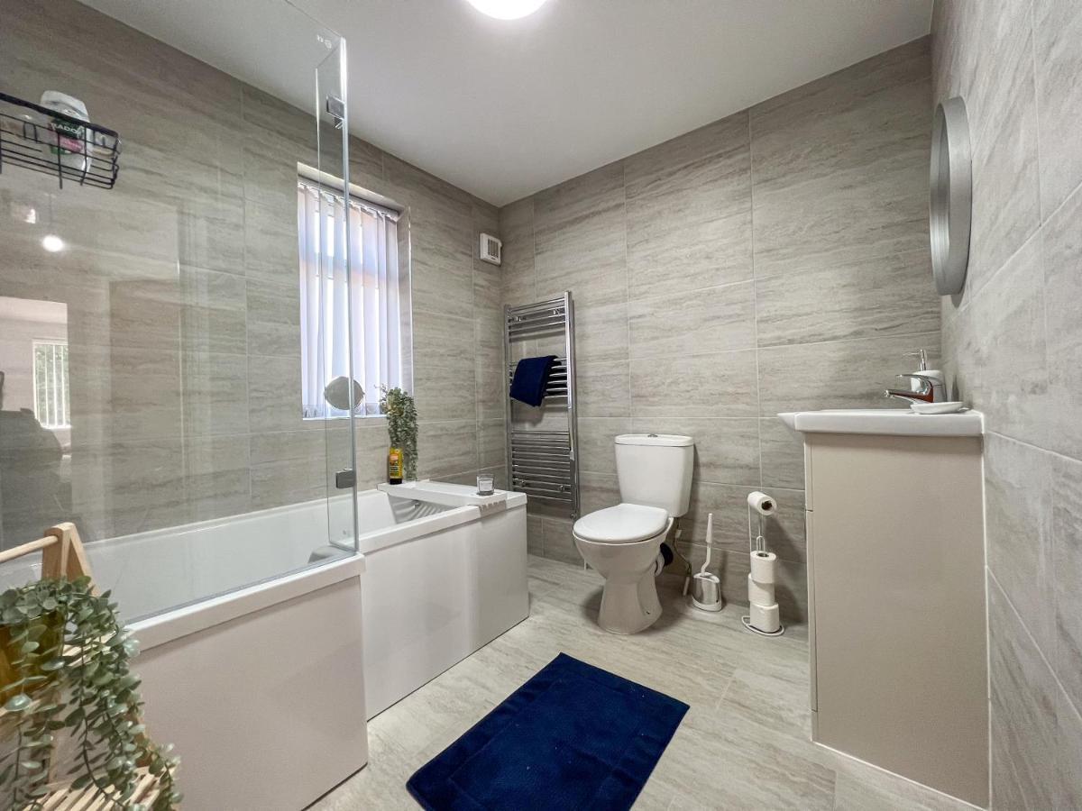 Heartland House, 7 Spacious Bedrooms Sleeps 4 Plus, Near Nec, Jlr,Bhx Birmingham Esterno foto