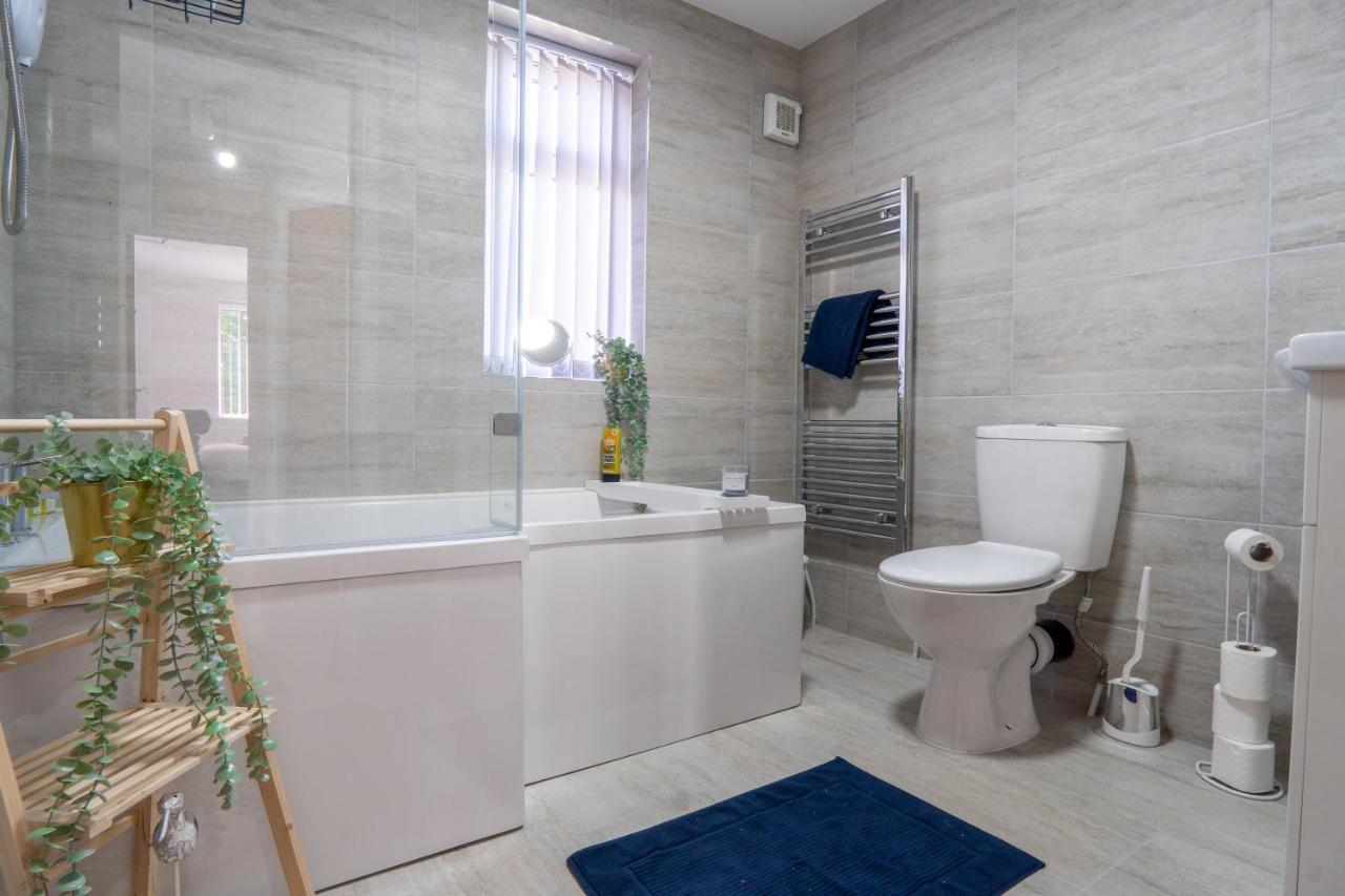 Heartland House, 7 Spacious Bedrooms Sleeps 4 Plus, Near Nec, Jlr,Bhx Birmingham Esterno foto
